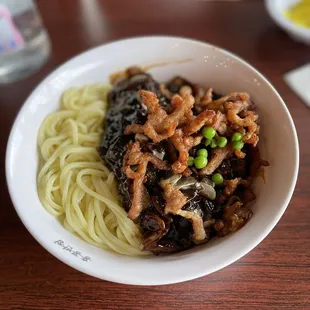 food, ramen and noodles