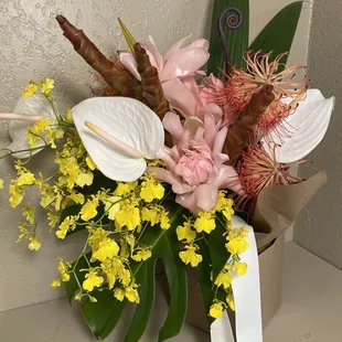 &quot;Soft&quot; bridal bouquet in vase/box for travel
