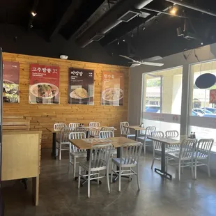 餐馆很干净舒适