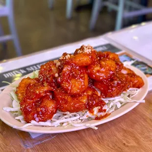 Deep fried shrimp with sweet-and-spicy chili sauce