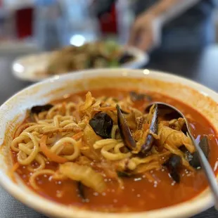 ramen and noodles, food