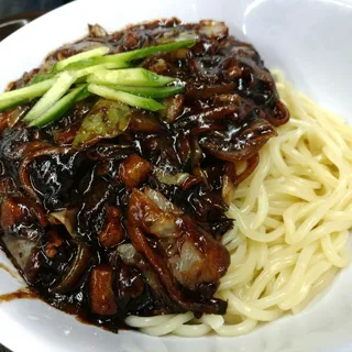 Jajangmyeon Noodle (with Black soybean sauce)