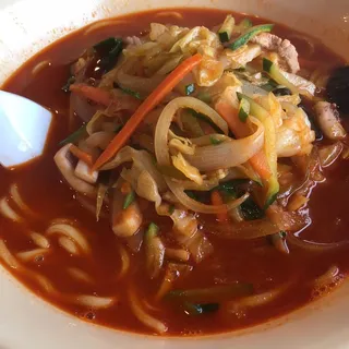Jjamppong / Spicy Seafood Noodle Soup