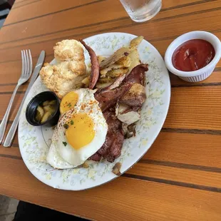 food, chicken wings and fried chicken
