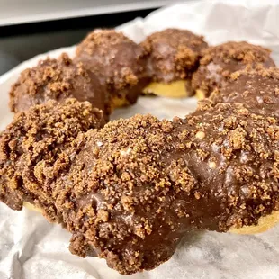 Chocolate brownie mochi donut