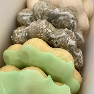 Mochi donuts! Melona, Taro &amp; Taro Milk Tea!