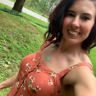 Amanda G.
