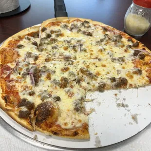 Hamburger and red onion