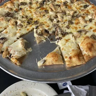 White Pizza +Chicken