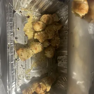 6pc garlic knots