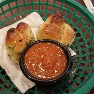 Free bread and marinara sauce. Meh!