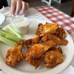 food, bbq wings, fried chicken wings, chicken wings and fried chicken, poultry, chicken wings, chicken, bbq chicken, fried chicken