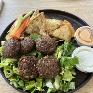 Falafel meze