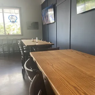 sushi and sashimi, interior