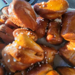 Pretzel bites