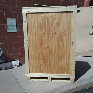 We can crate your big and small items for cross country and international travel.