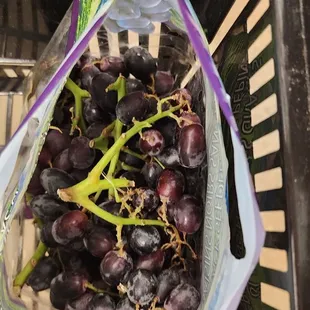  bag of grapes