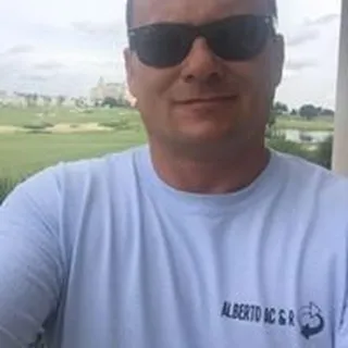 Alberto V.