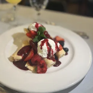 Fresh Berry Crepe