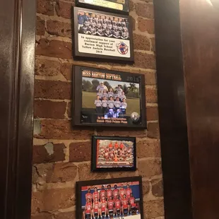Pizzeria supports local high school sports teams