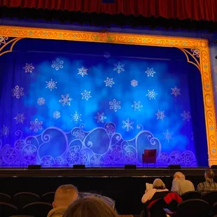 Elf @ The Palace.