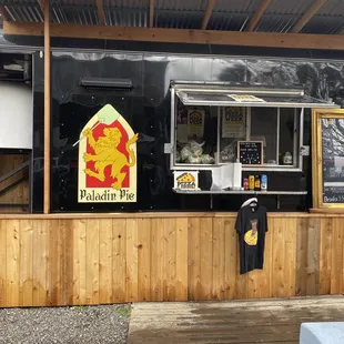 The cart! Note the oven in back