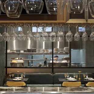 Exhibition-style kitchen