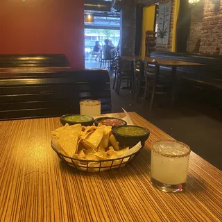 Chips & Salsa