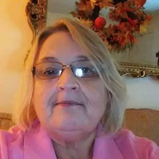 Lizz L.