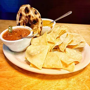 Complementary Chips, beans &amp; salsa