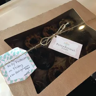 Dozen donuts; loved that the included storing instructions!