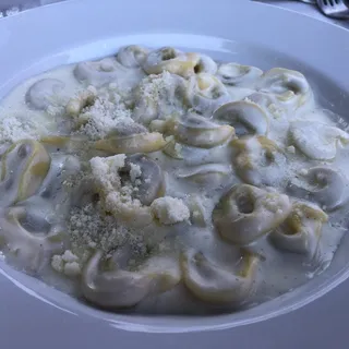 Tortellini Alfredo