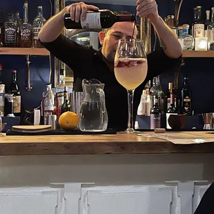 Tinto de Verano - Yolo Glass (and one tremendous bartender / server)