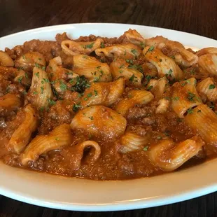 Ragú bolognese with rigatoni.