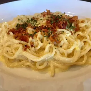 Spaghetti with carbonara sauce.