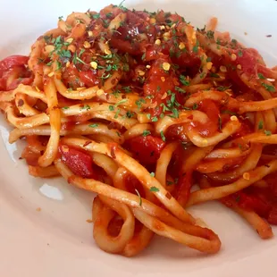 Arrabiata with bucatini (vegan)