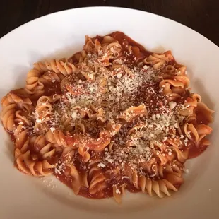 Fusilli with tomato basil (vegan)