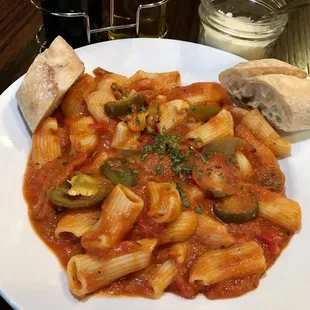 Pizzaiola with rigatoni (vegan)