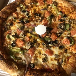 Fresh veggie pizza