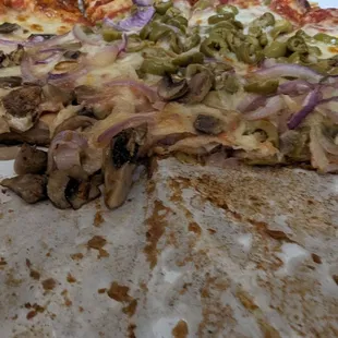 You can see there&apos;s no sauce anywhere except near the crust
