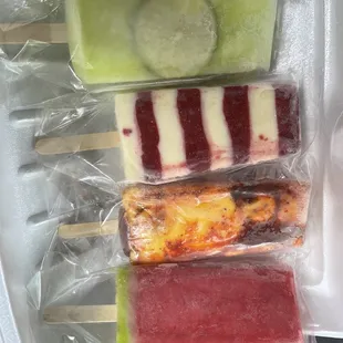 Lemon, stawberry and cream, mango chili chamoy!! And watermelon.  All so good