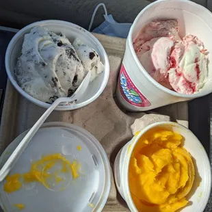 Oreo, mango and strawberry cheesecake