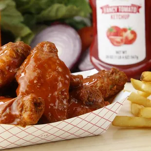 food, chicken wings and fried chicken, bbq wings, poultry, fried chicken wings, chicken, fried chicken, bbq chicken, chicken wings