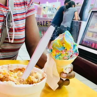 Plenty of flavors of ice cream. They also have corn in a cup!!