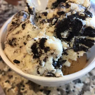 a bowl of oreo ice cream