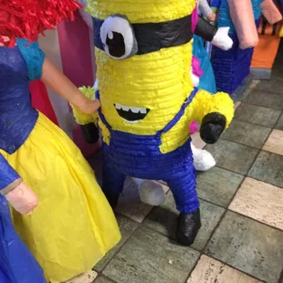 Minion piñata