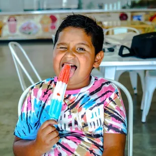 My little cousin hates almost every ice cream... but not these!