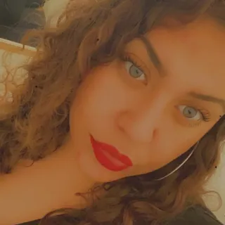 Lesly C.