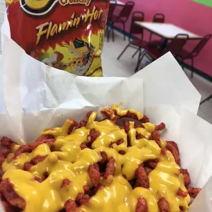 Cheetos with cheese / Cheetos con queso