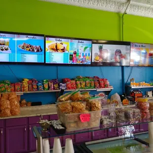 the interior of a fast food restaurant